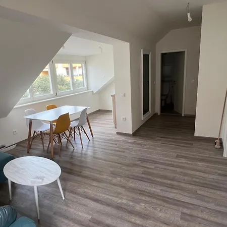 Apartma G *